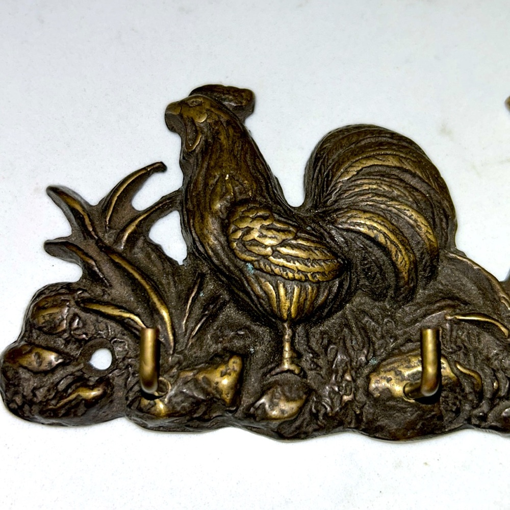 Vtg Brass Chicken Key Holder Wall Mount 3D - Picture 2 of 6